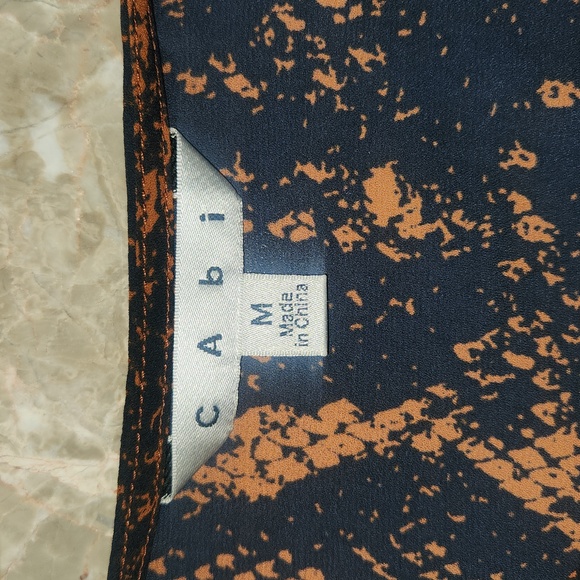 CABI SNAKESKIN PRINT BLOUSE  MEDIUM - Picture 5 of 6
